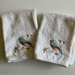Avanti Premier 2 Songbirds Fingertip Towel Embroidered Ivory 100% Cotton 11"x16"